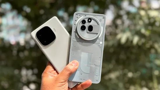 iQOO Neo 10R vs Nothing Phone 3a Pro
