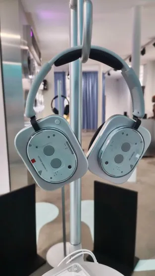Nothing Headphone (1)