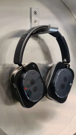 Nothing Headphone (1)